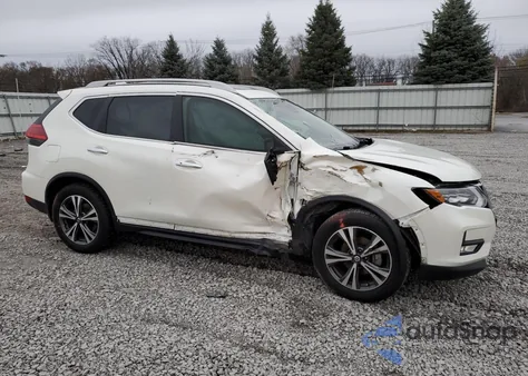 2017 Nissan Rogue S z USA, uszkodzony, nr VIN 5N1AT2MT7HC779348